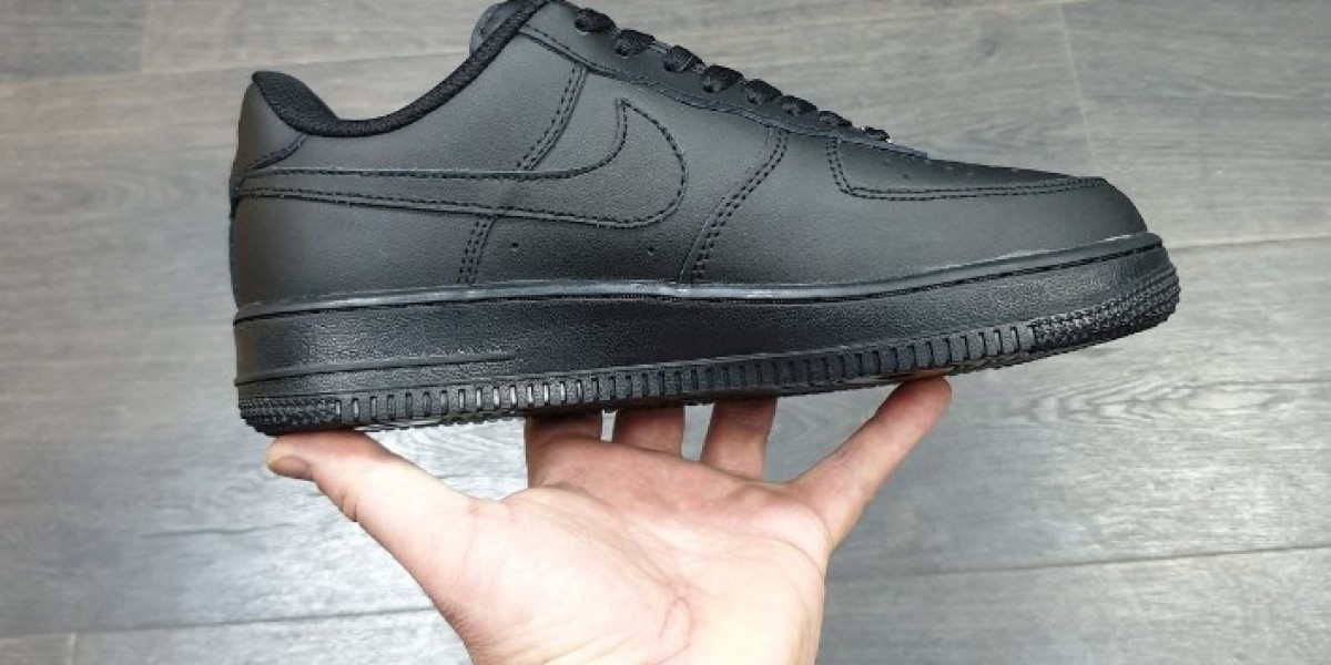 Nike Air Force 1 07 Triple Black: Ultimate Holiday Kicks