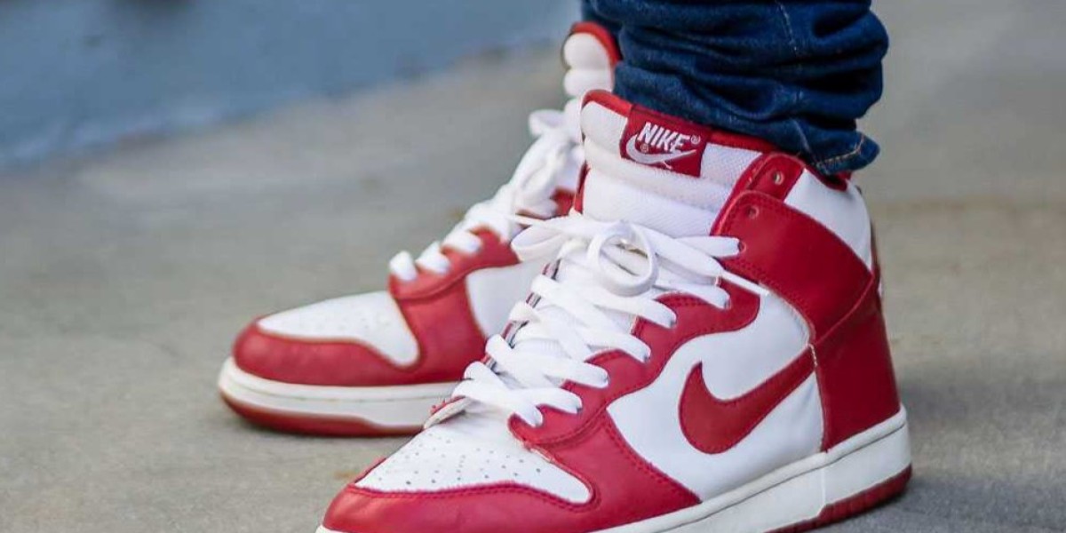 Nike Dunk High University Red: Festive Holiday Style