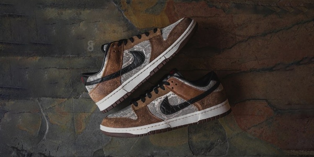 Nike Dunk Low Brown Snake: Sneakerhead’s Festive Treat