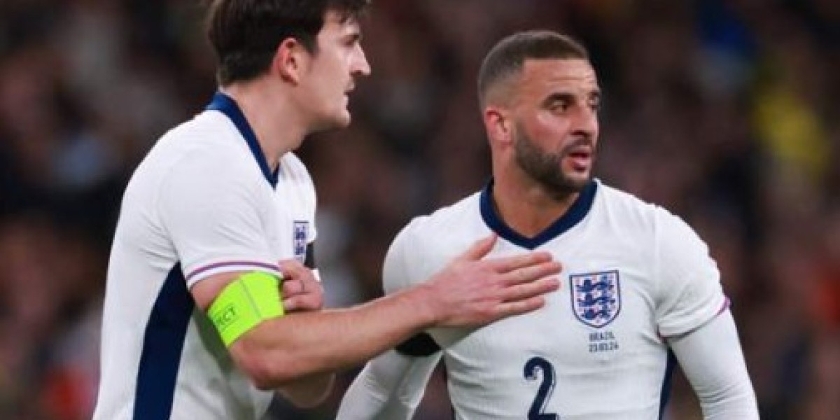 Walker & Maguire ude af Englands trup med skader.